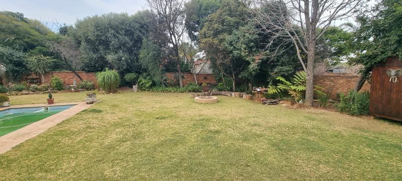 5 Bedroom Property for Sale in Zwartkop Gauteng