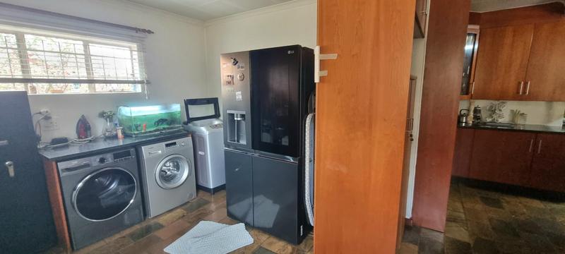 5 Bedroom Property for Sale in Zwartkop Gauteng