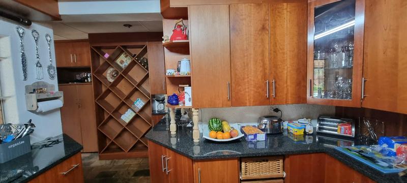 5 Bedroom Property for Sale in Zwartkop Gauteng