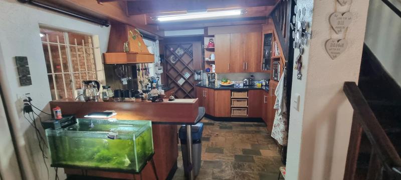 5 Bedroom Property for Sale in Zwartkop Gauteng