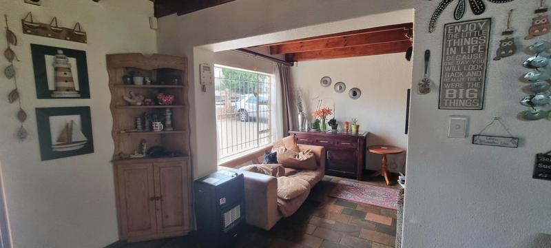 5 Bedroom Property for Sale in Zwartkop Gauteng