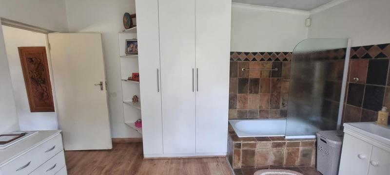 5 Bedroom Property for Sale in Zwartkop Gauteng