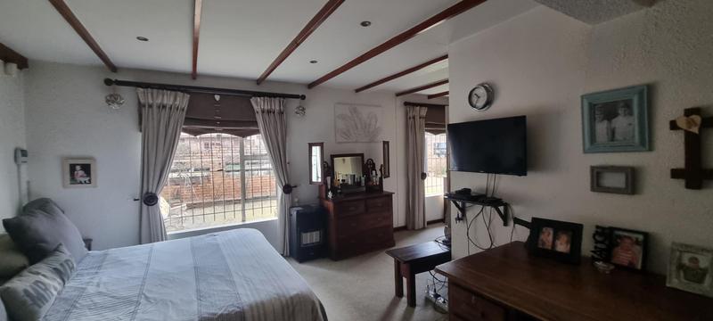5 Bedroom Property for Sale in Zwartkop Gauteng