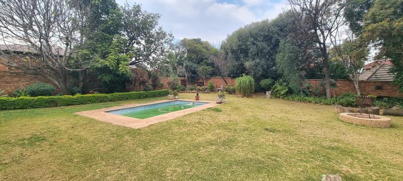 5 Bedroom Property for Sale in Zwartkop Gauteng