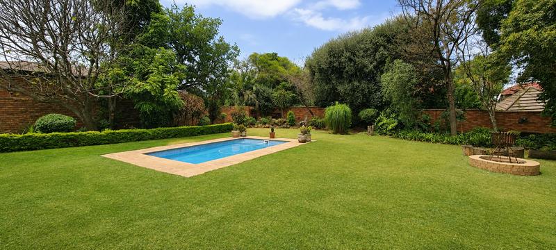 5 Bedroom Property for Sale in Zwartkop Gauteng