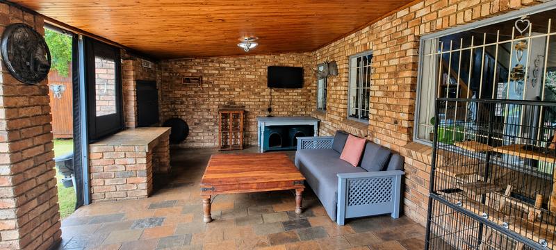 5 Bedroom Property for Sale in Zwartkop Gauteng