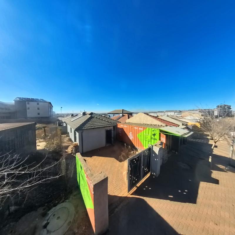 To Let 3 Bedroom Property for Rent in Clayville Gauteng