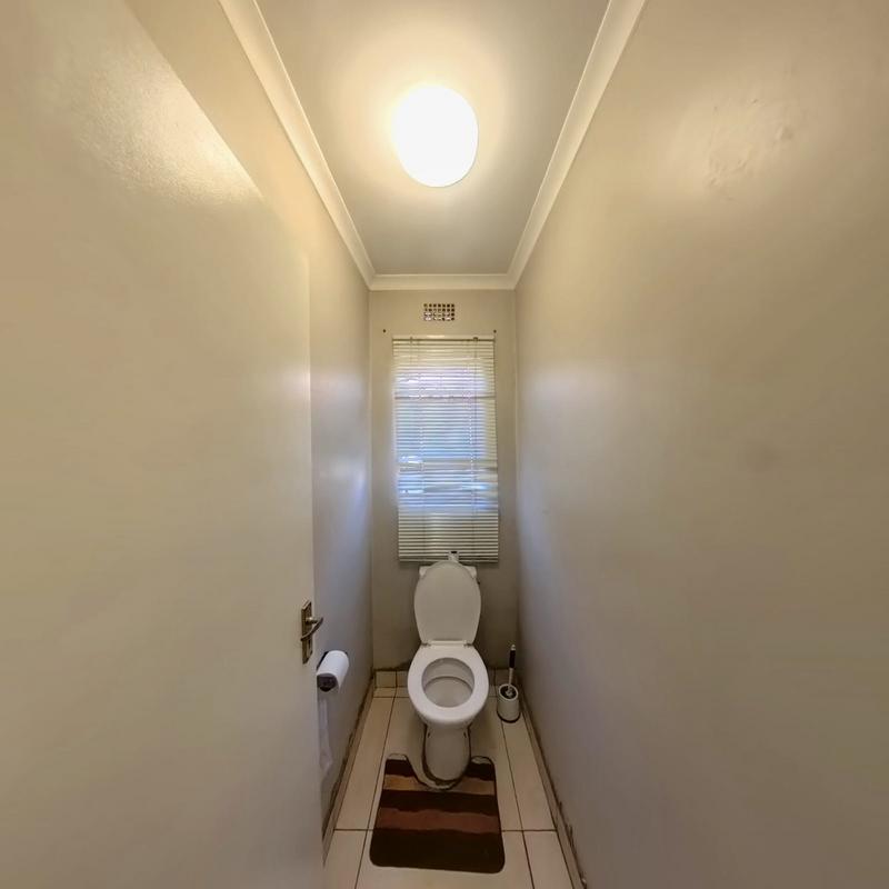 To Let 3 Bedroom Property for Rent in Clayville Gauteng