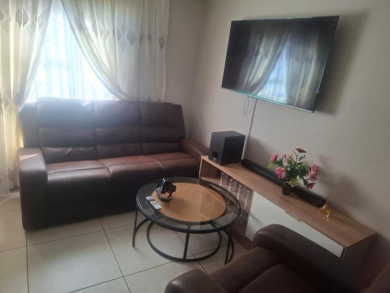 To Let 3 Bedroom Property for Rent in Clayville Gauteng