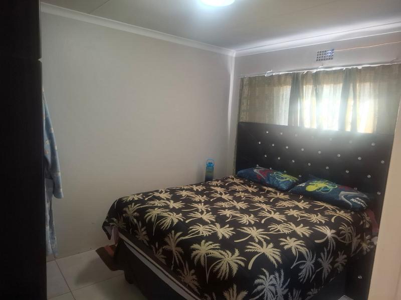 To Let 3 Bedroom Property for Rent in Clayville Gauteng