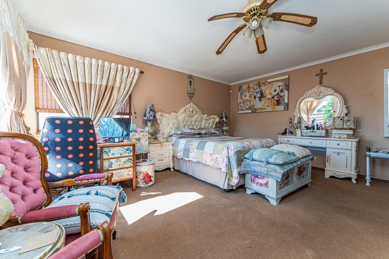 4 Bedroom Property for Sale in Northcliff Gauteng