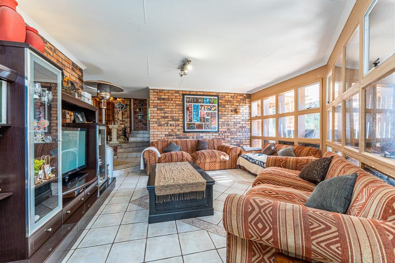 4 Bedroom Property for Sale in Northcliff Gauteng