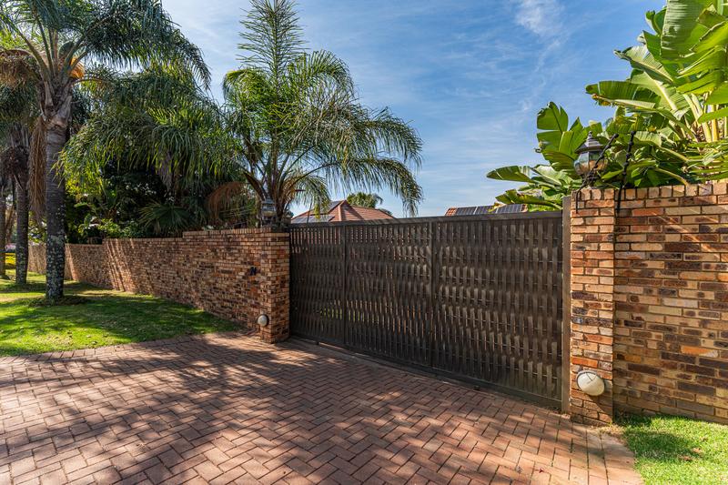 4 Bedroom Property for Sale in Northcliff Gauteng