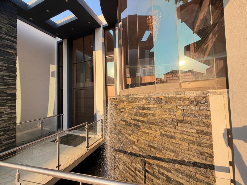 5 Bedroom Property for Sale in Blue Valley Golf Estate Gauteng