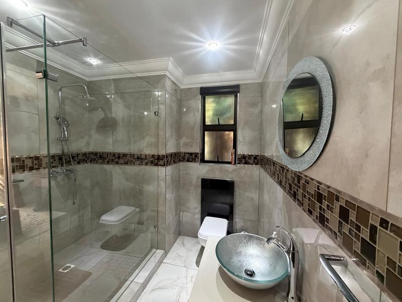 5 Bedroom Property for Sale in Blue Valley Golf Estate Gauteng