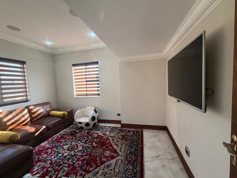 5 Bedroom Property for Sale in Blue Valley Golf Estate Gauteng