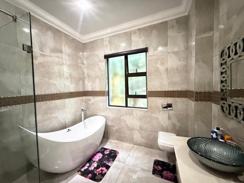 5 Bedroom Property for Sale in Blue Valley Golf Estate Gauteng