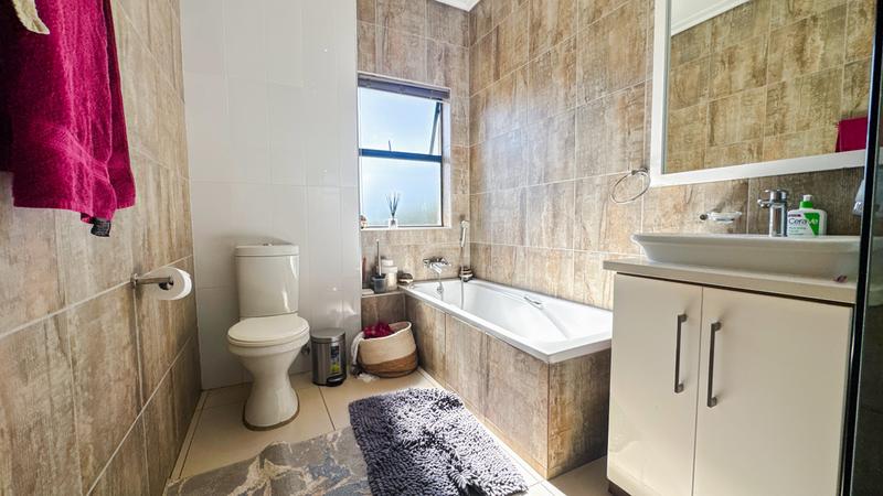 3 Bedroom Property for Sale in Midstream Ridge Gauteng