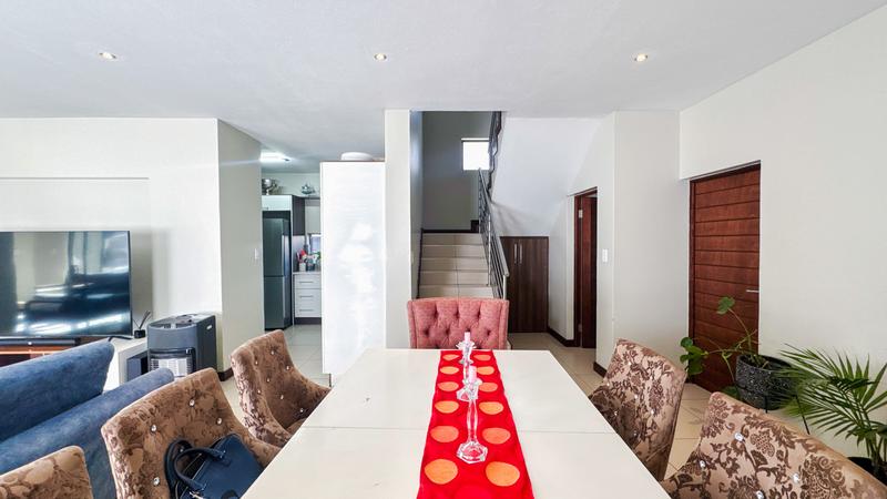 3 Bedroom Property for Sale in Midstream Ridge Gauteng