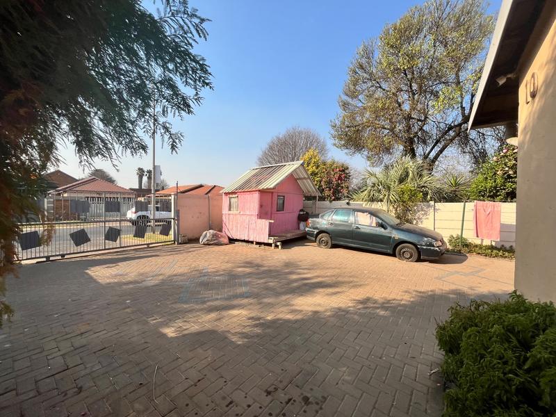 8 Bedroom Property for Sale in Dalpark Gauteng