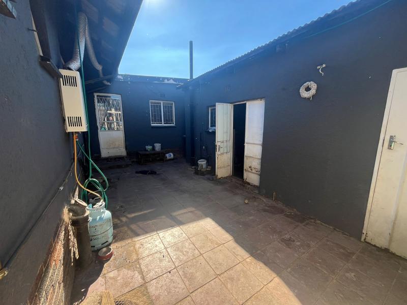 5 Bedroom Property for Sale in Birchleigh Gauteng