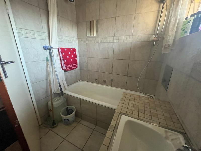 5 Bedroom Property for Sale in Birchleigh Gauteng