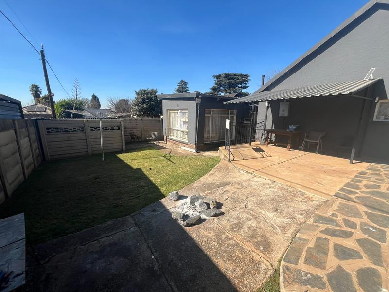 5 Bedroom Property for Sale in Birchleigh Gauteng