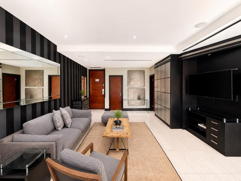 1 Bedroom Property for Sale in Sandton Central Gauteng