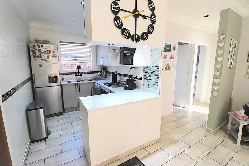 To Let 2 Bedroom Property for Rent in Honeydew Ridge Gauteng
