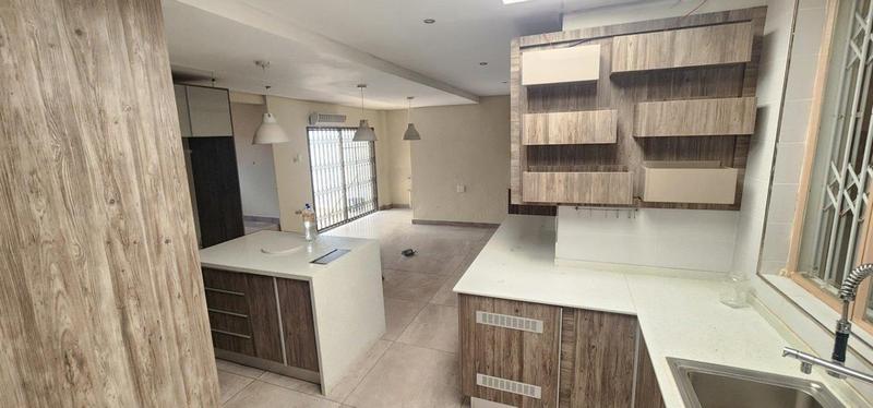 6 Bedroom Property for Sale in Erasmia Gauteng