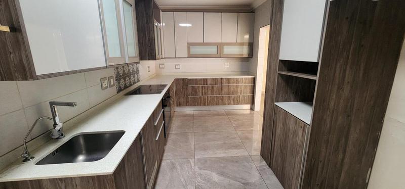 6 Bedroom Property for Sale in Erasmia Gauteng