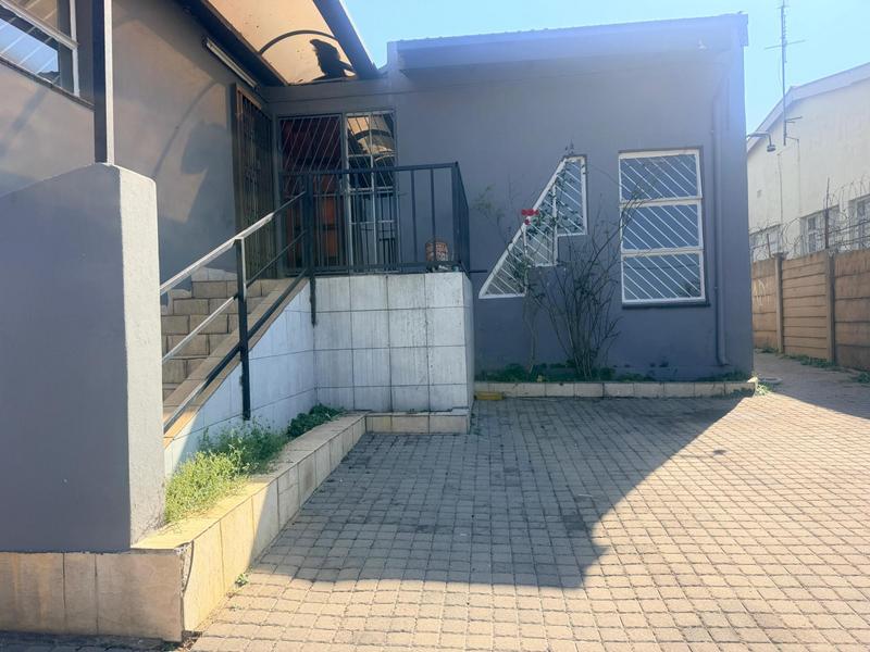6 Bedroom Property for Sale in Laudium Gauteng