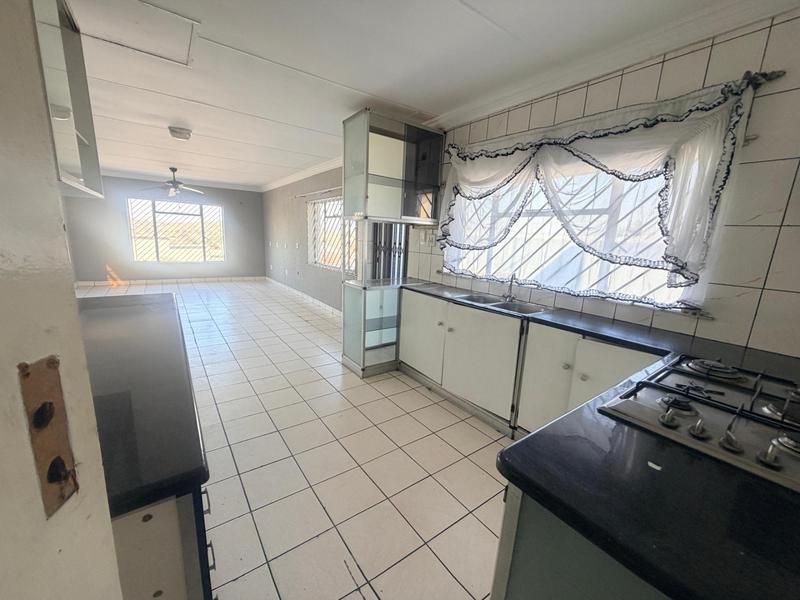 6 Bedroom Property for Sale in Laudium Gauteng