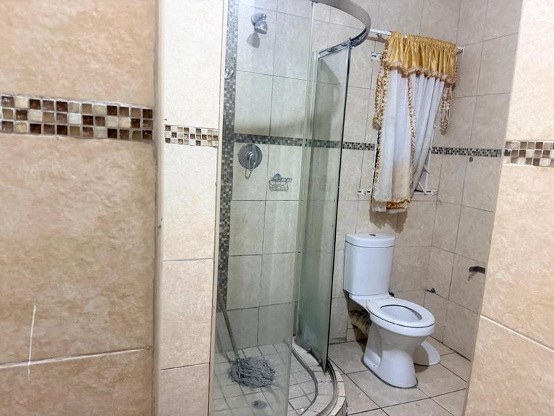 6 Bedroom Property for Sale in Laudium Gauteng