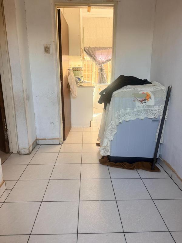 6 Bedroom Property for Sale in Laudium Gauteng