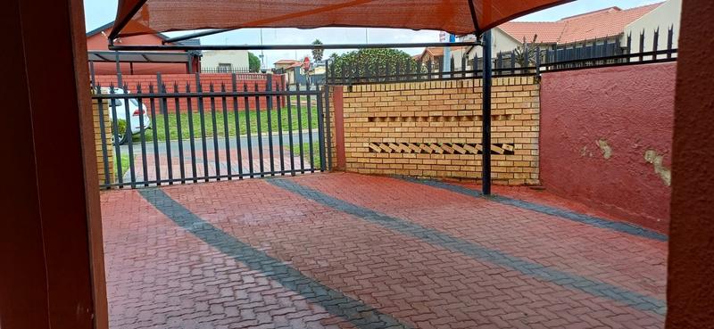 3 Bedroom Property for Sale in Birch Acres Gauteng