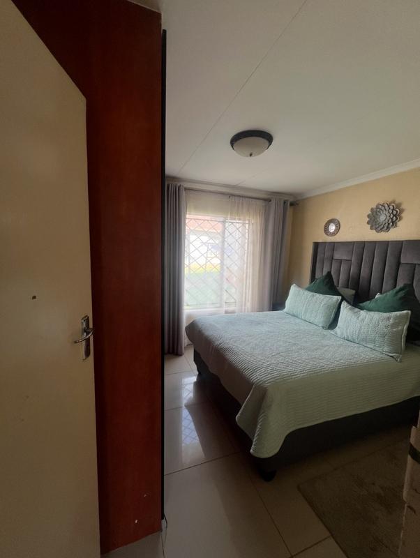 3 Bedroom Property for Sale in Clayville Gauteng
