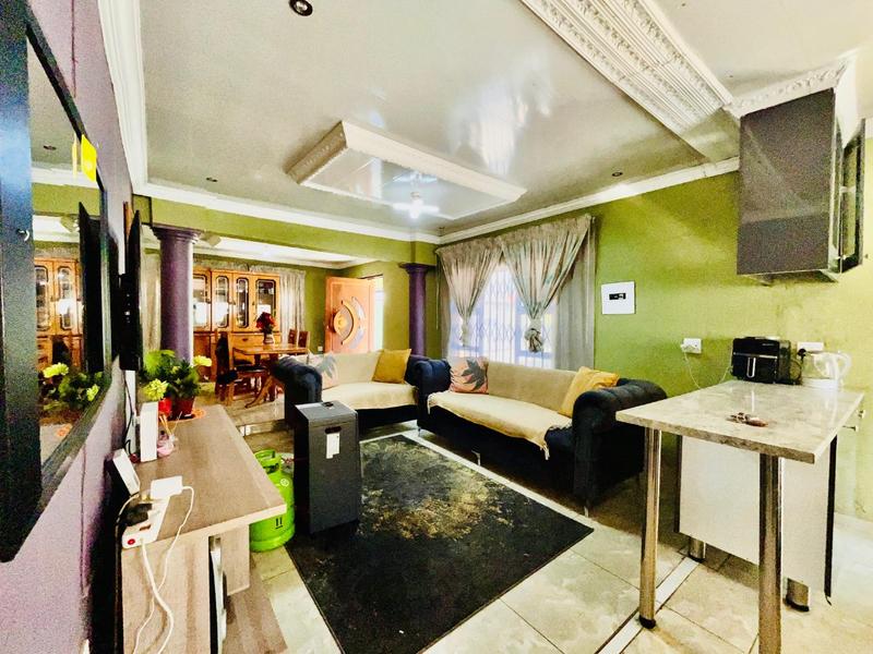 4 Bedroom Property for Sale in Nellmapius Gauteng