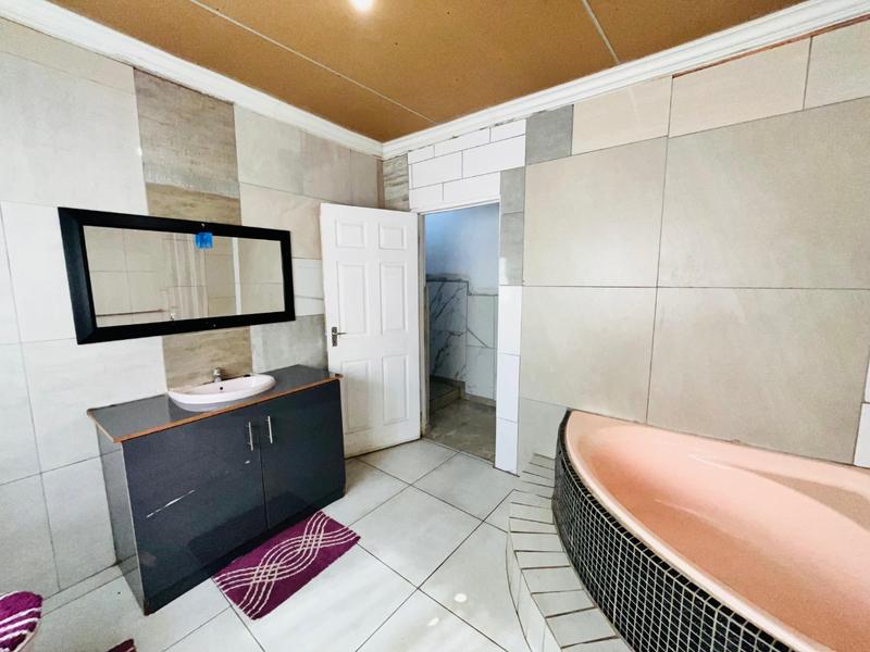 4 Bedroom Property for Sale in Nellmapius Gauteng