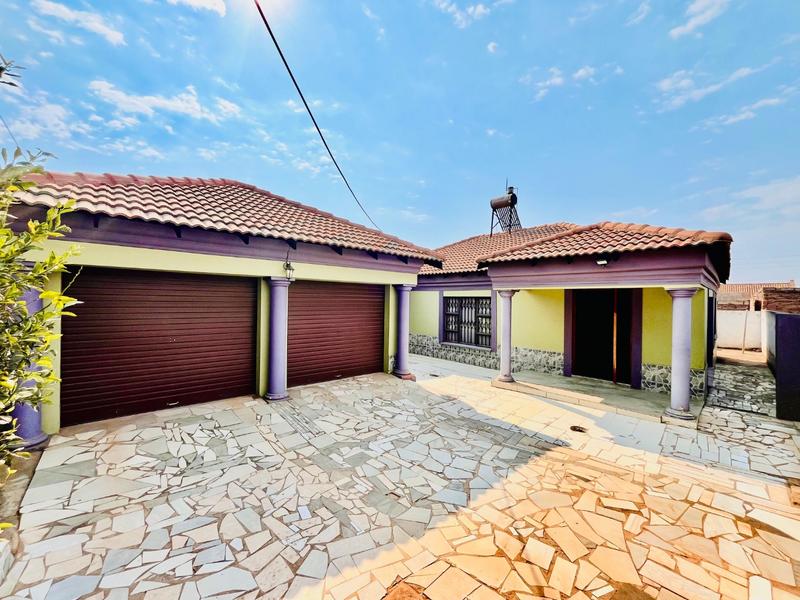 4 Bedroom Property for Sale in Nellmapius Gauteng