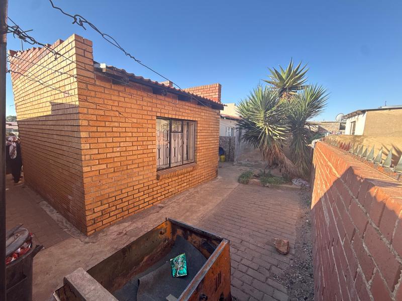 2 Bedroom Property for Sale in Tembisa Central Gauteng