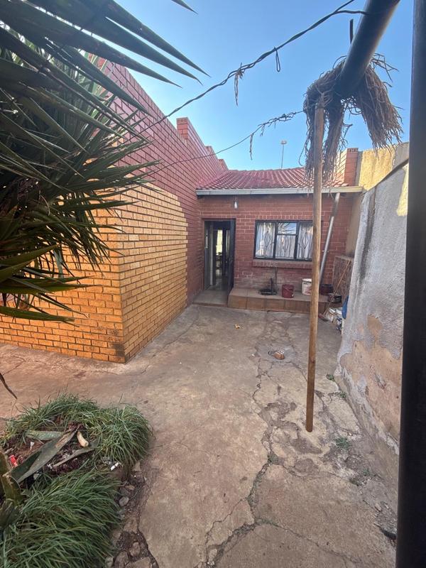 2 Bedroom Property for Sale in Tembisa Central Gauteng