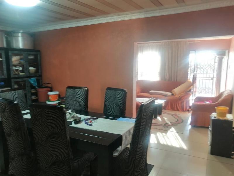 5 Bedroom Property for Sale in Tembisa Central Gauteng
