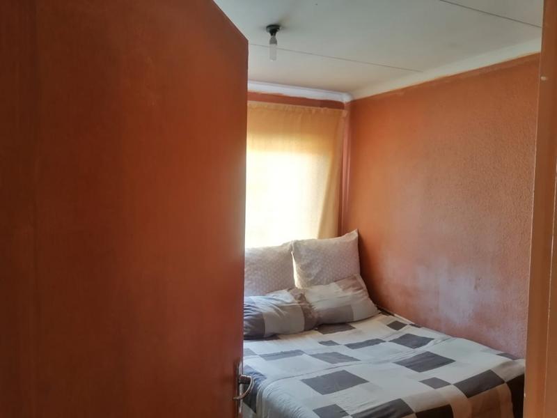5 Bedroom Property for Sale in Tembisa Central Gauteng