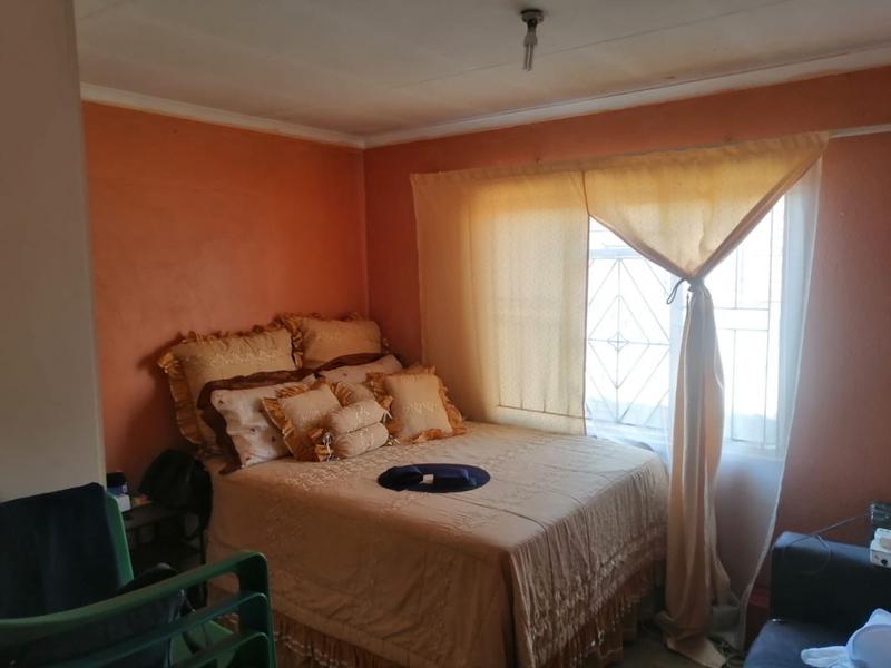 5 Bedroom Property for Sale in Tembisa Central Gauteng