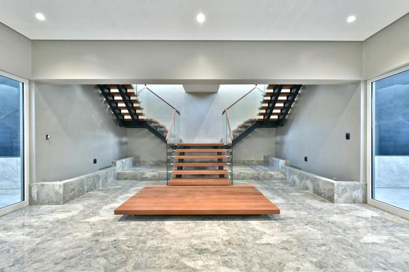 6 Bedroom Property for Sale in Featherbrooke Estate Gauteng