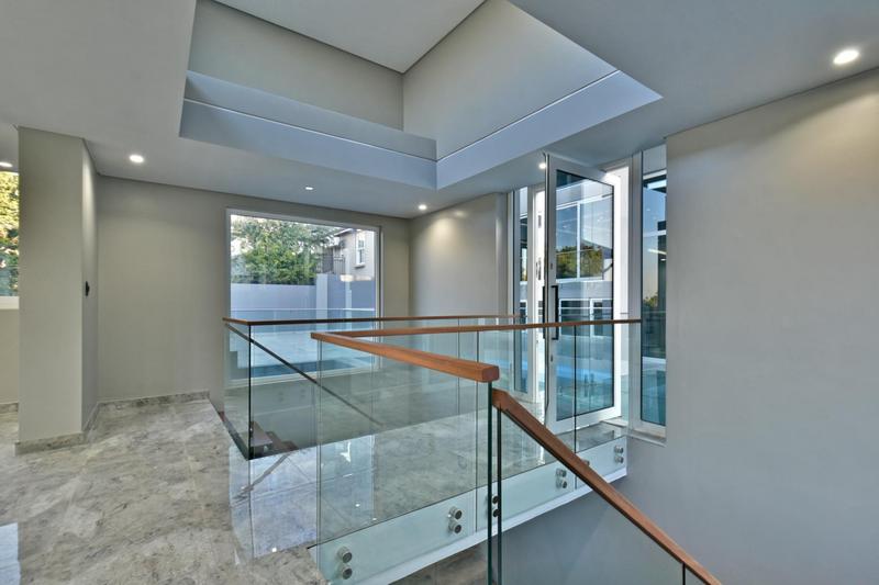 6 Bedroom Property for Sale in Featherbrooke Estate Gauteng