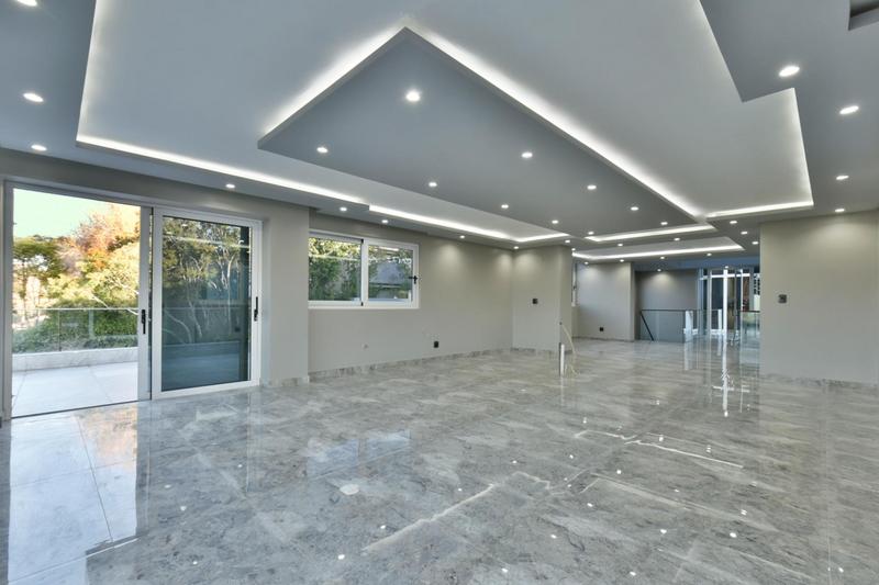 6 Bedroom Property for Sale in Featherbrooke Estate Gauteng
