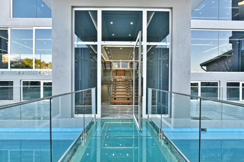 6 Bedroom Property for Sale in Featherbrooke Estate Gauteng
