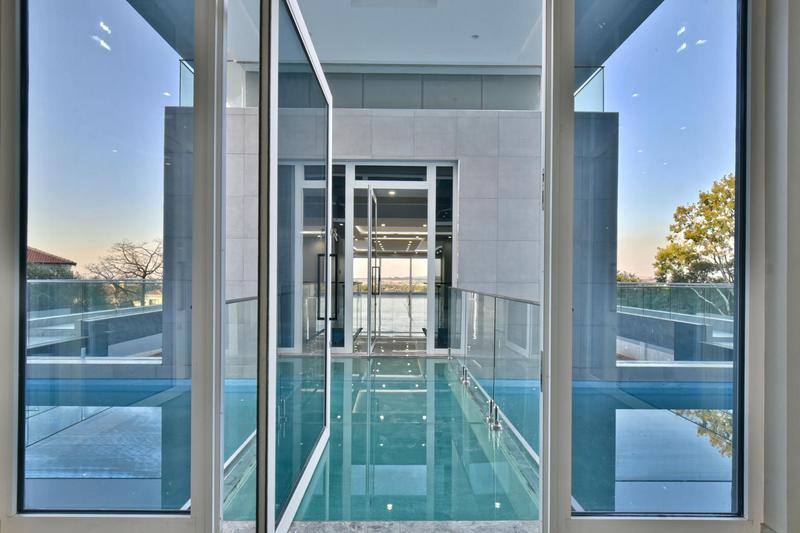 6 Bedroom Property for Sale in Featherbrooke Estate Gauteng